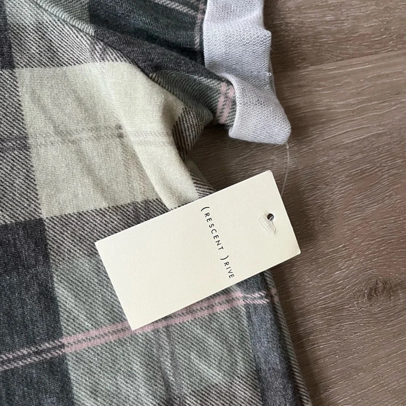 Rescent Rive Plaid Short Sleeve Top Plus - Picture 2 of 5